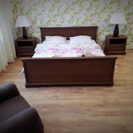 Guest House On Ivana Franka Novyye Petrovtsy Ngoại thất bức ảnh