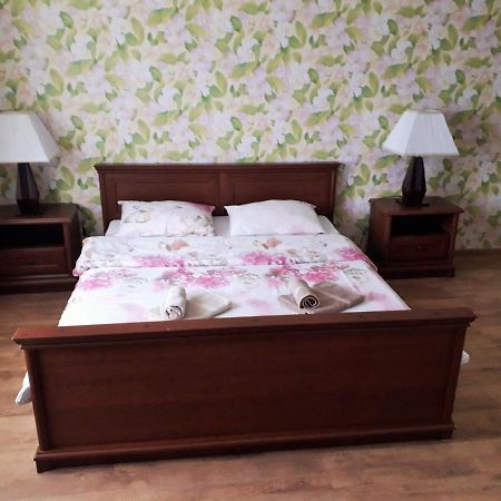 Guest House On Ivana Franka Novyye Petrovtsy Ngoại thất bức ảnh